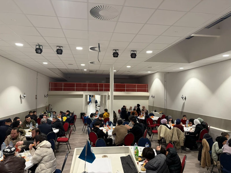 Avrupa Doğu Türkistan Maarif Vakfı İftar Sofrasında Kardeşlik ve Birlik Buluşması
