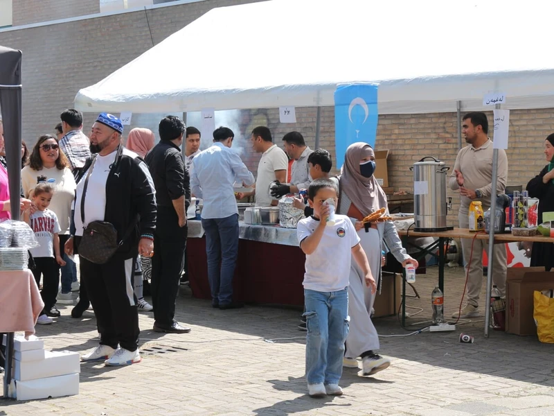 Een brug van cultuur en solidariteit: De 11e editie van onze traditionele liefdadigheidsmarkt was een groot succes!